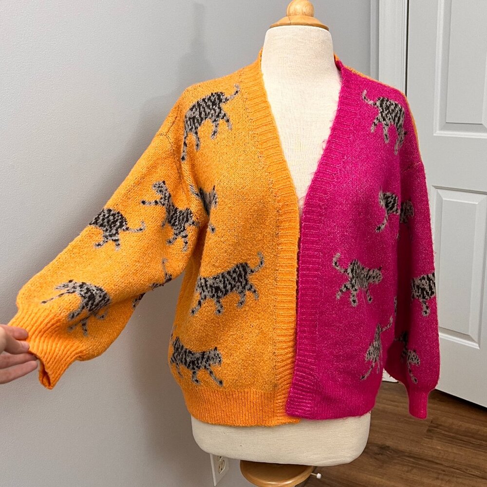 Bibi Cheetah Tiger Animal Cozy Bright Pink Orange Cardigan Sz S - Picture 2 of 11